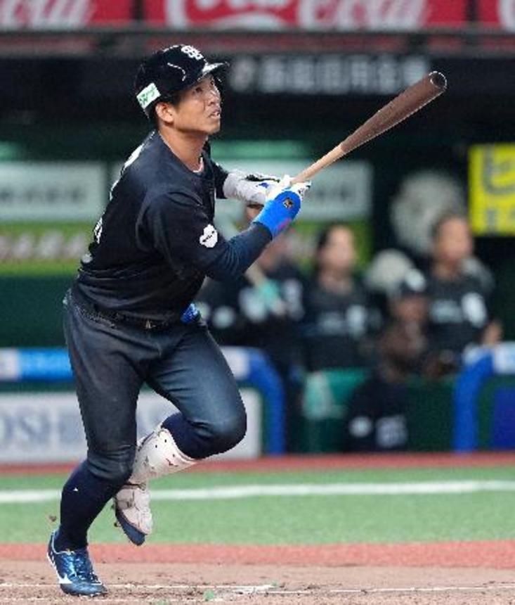 　３回西武無死一塁、右翼線に勝ち越し三塁打を放つ桑原＝ベルーナドーム