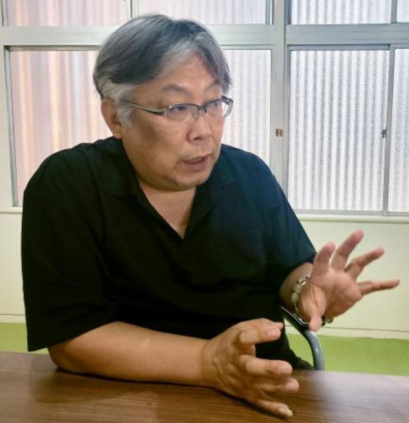 　取材に応じる大阪市の建設会社「レゴ」の辻本敬吉社長＝２９日