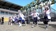 ゲートオープンと同時に一斉に飛び出す「オグリキャップ」＝岐阜県羽島郡笠松町、笠松競馬場