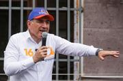 　アルメニア議会選を前に、首都エレバンで選挙運動をするパシニャン首相＝１２日（タス＝共同）