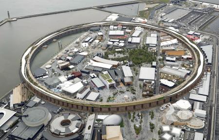　大阪・関西万博会場の大屋根リング＝２０２５年５月、大阪市此花区の夢洲