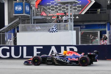　Ｆ１バーレーンＧＰで優勝したマックス・フェルスタッペン＝４日、マレーシア・セパン（ＡＰ＝共同）