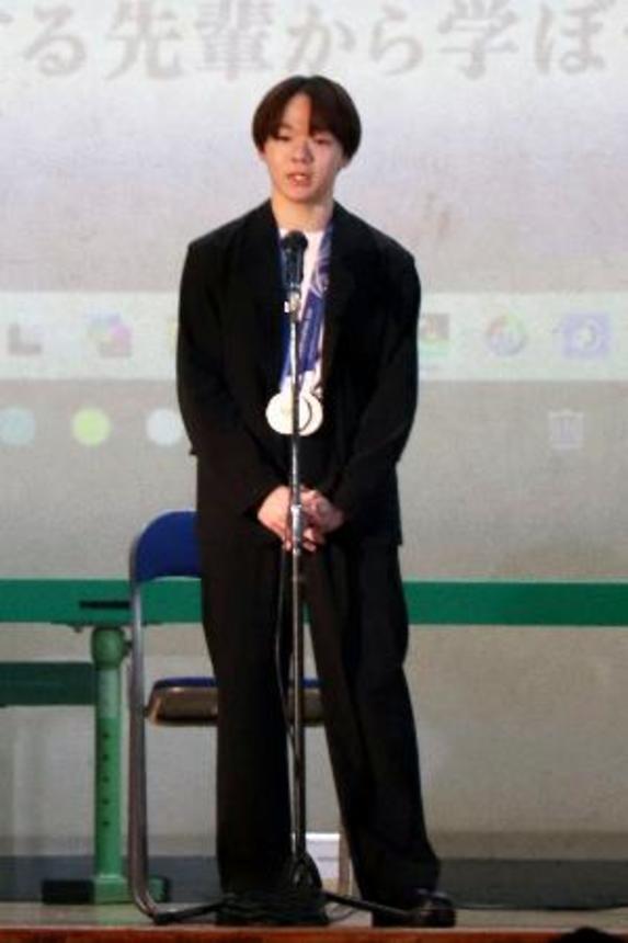 　母校のイベントに登壇したフィギュアスケート男子の鍵山優真＝８日、横浜市の六角橋中