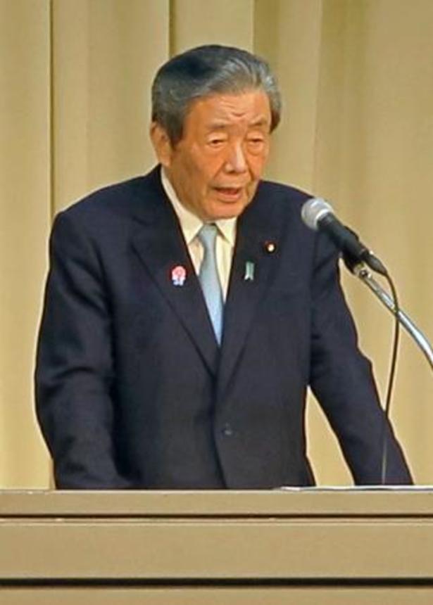 　自民党会合であいさつする森山幹事長＝１４日午後、鹿児島市