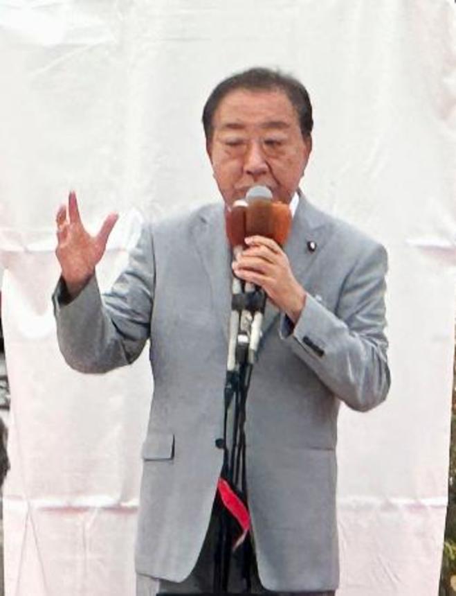 　鹿児島市で街頭演説する立憲民主党の野田代表＝４日