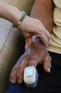 　日中未来平和基金が行った、旧日本軍が遺棄した毒ガス兵器による被害者の健康状態チェック＝２４日、中国黒竜江省チチハル市（共同）