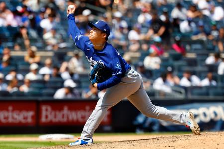 　ヤンキースとのダブルヘッダー第１試合で今季１０勝目を挙げたドジャースの山本由伸＝１９日、ニューヨーク（ＡＰ＝共同）