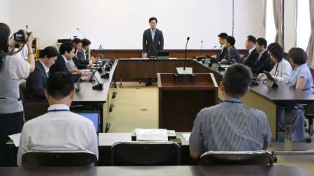 　「静岡市模型の世界首都条例」（仮称）の制定に向けた検討会の初会合＝３１日午前、静岡市役所