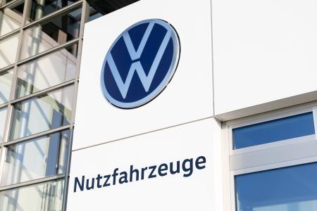 　フォルクスワーゲンのロゴ＝４日、ドイツ北部ハノーバー（ゲッティ＝共同）