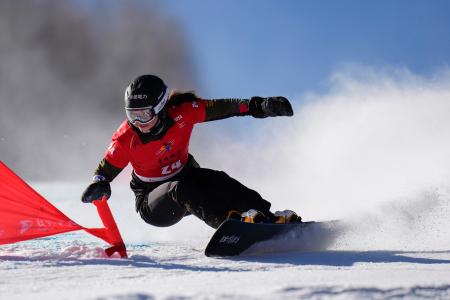 　スノーボード女子パラレル大回転で優勝した三木つばき＝美林（共同）