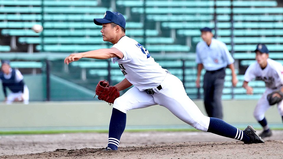 中京×大垣日大＝２番手として登板し、力投する大垣日大の矢野＝長良川
