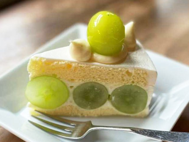 山形県産シャインマスカットを使ったショートケーキ