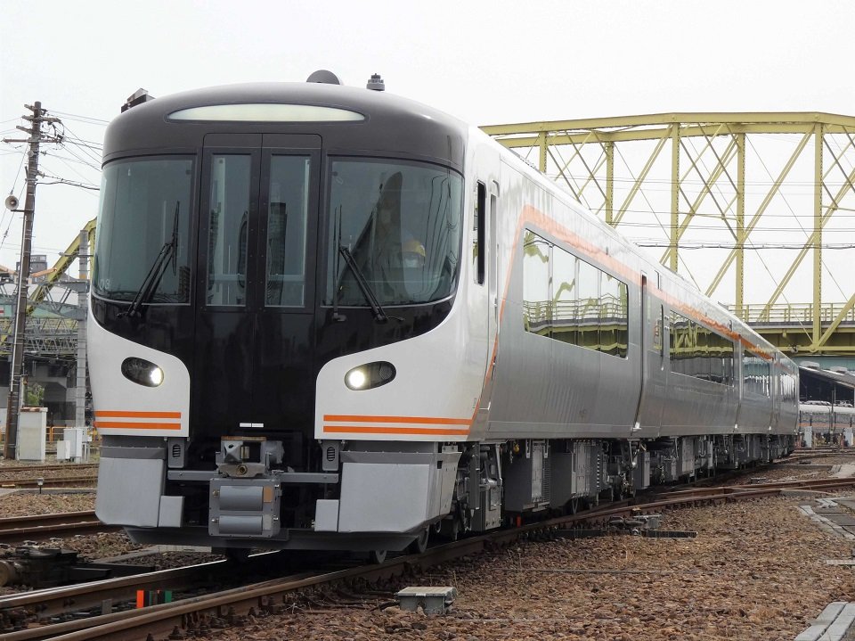 特急「ひだ」の新型車両ＨＣ８５系