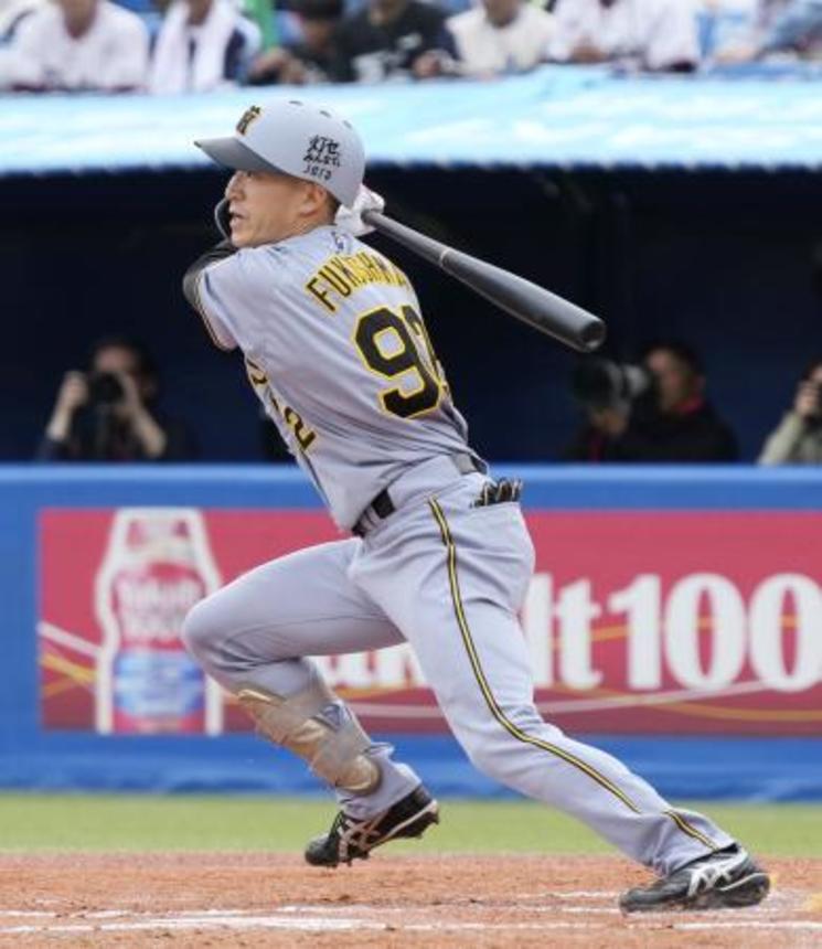 　３回阪神２死、福島が中前打を放つ＝神宮