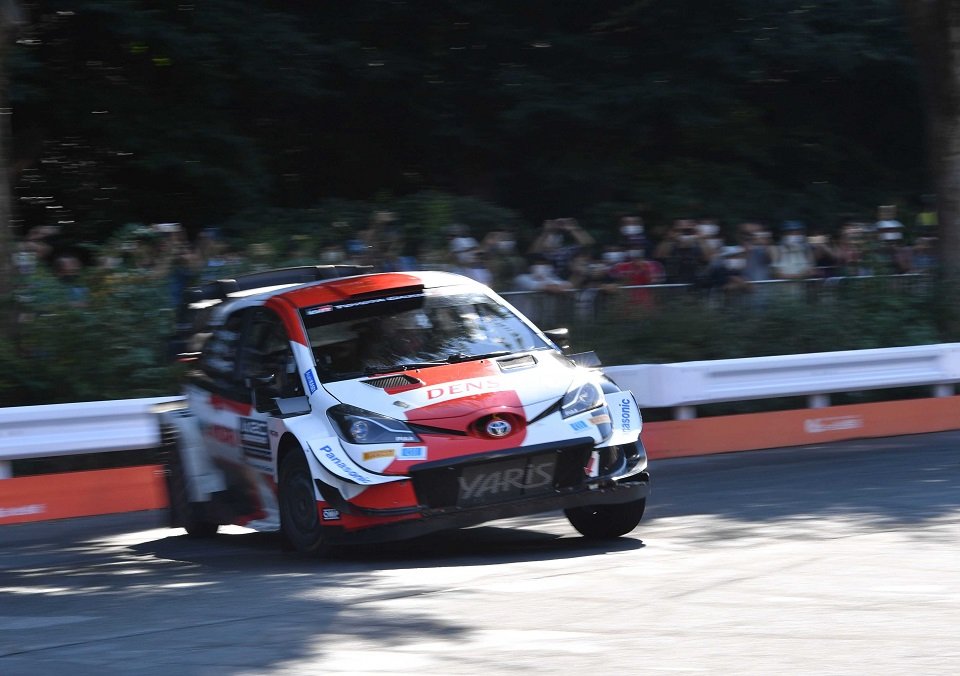 迫力ある走りを見せるヤリスＷＲＣ＝１日午後２時２５分、愛知県名古屋市