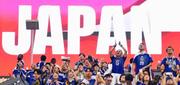 　スウェーデン戦で盛り上がる日本サポーター＝ダラス（共同）
