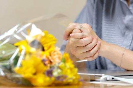 　記者会見する元検事の女性＝２９日午後、東京都内