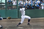 美濃加茂×土岐商＝１回裏土岐商、先制の犠飛を放つ今井＝大野