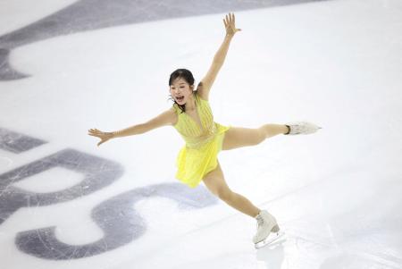 　フィギュアＧＰフランス大会、フリーで演技する中井亜美＝２４日、アンジェ（ロイター＝共同）