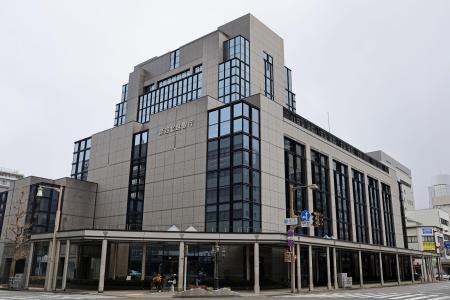 　第四北越フィナンシャルグループ本店が入るビル＝新潟市中央区