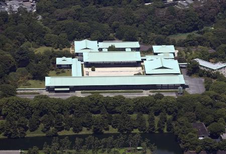 　皇居・宮殿＝２０２５年７月、東京都千代田区