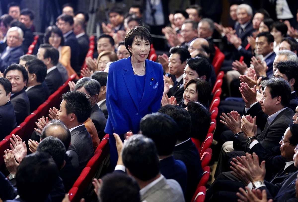 自民党の新総裁に選出された高市早苗氏＝４日午後２時５５分、東京・永田町の党本部