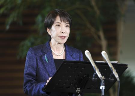 　パワー・アジアについて記者団の取材に応じる高市首相＝４月、首相官邸