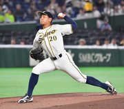 西濃運輸×エイジェック＝力投する西濃運輸の先発森岡＝東京ドーム