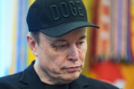 　５月３０日、ホワイトハウスの執務室で記者会見に臨むイーロン・マスク氏＝ワシントン（ＡＰ＝共同）