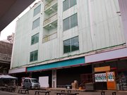 岐阜市が取得、解体しオープンスペースとする方針の旧長崎屋＝１７日午後３時１４分、岐阜市日ノ出町