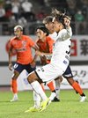 岐阜×長野＝試合終了間際、同点のＰＫを決める岐阜のＦＷ藤岡＝長良川競技場