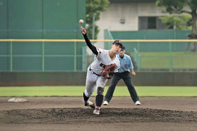 関商工×麗澤瑞浪＝力投する関商工先発の千賀＝大垣北公園