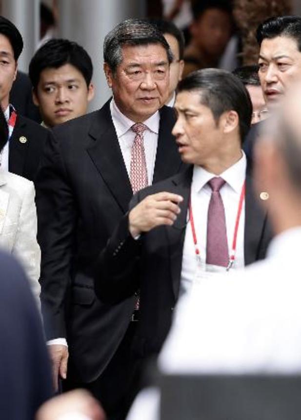 　中国のナショナルデー式典後に中国館を訪れた何立峰副首相＝１１日午後、大阪市此花区の夢洲