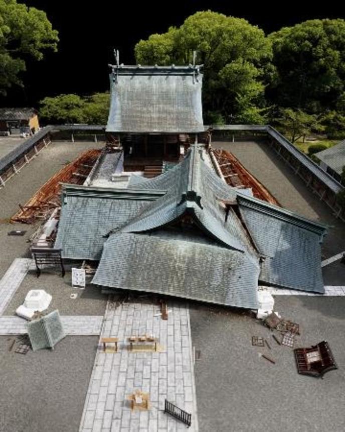 　熊本地震で拝殿が倒壊した熊本県八代市の八代宮の３Ｄ画像から。１１日にドローンで撮影した画像データを基に作成した