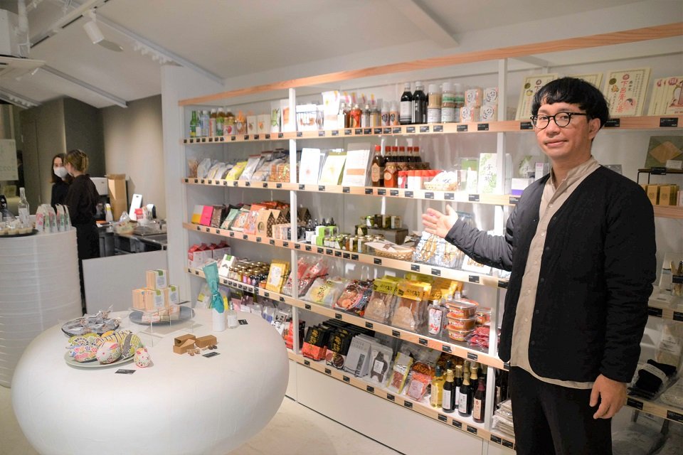 「岐阜の名産や魅力を発信したい」と話す今尾真也社長＝東京都千代田区内幸町、岐阜トーキョー
