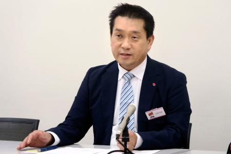 　決算会見で消費税減税の対応について語る「ハイデイ日高」の青野敬成社長＝２日午後、東京都中央区