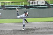大垣日大×美濃加茂＝力投する美濃加茂の先発大嶽＝長良川