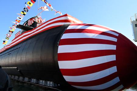 　海上自衛隊の潜水艦「しょうげい」の進水式＝８日午前、神戸市