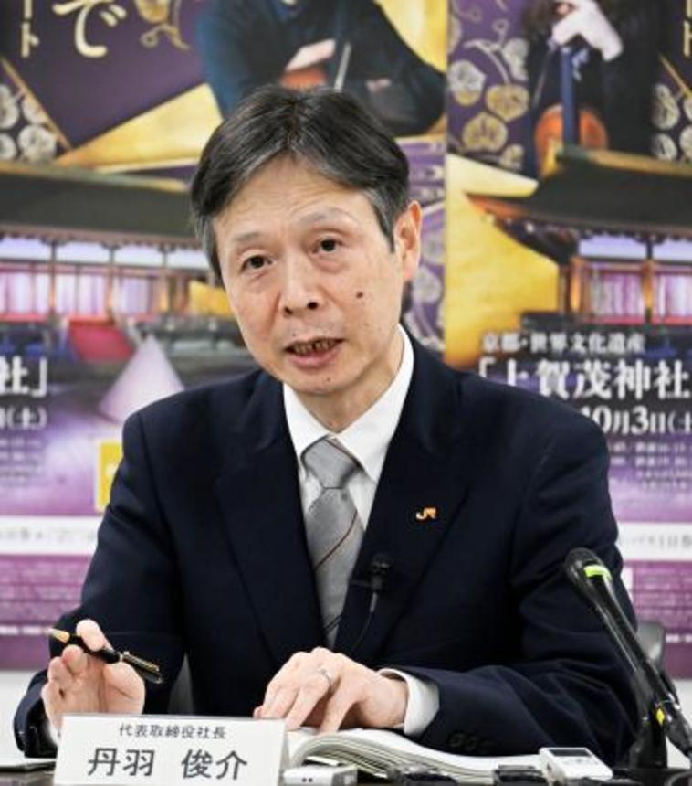 　記者会見するＪＲ東海の丹羽俊介社長＝６日午後、大阪市