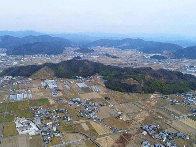 船来山古墳群（県提供）