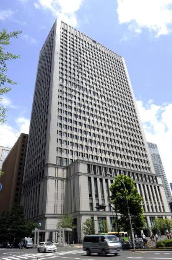 　日立製作所本社が入るビル＝東京都千代田区丸の内