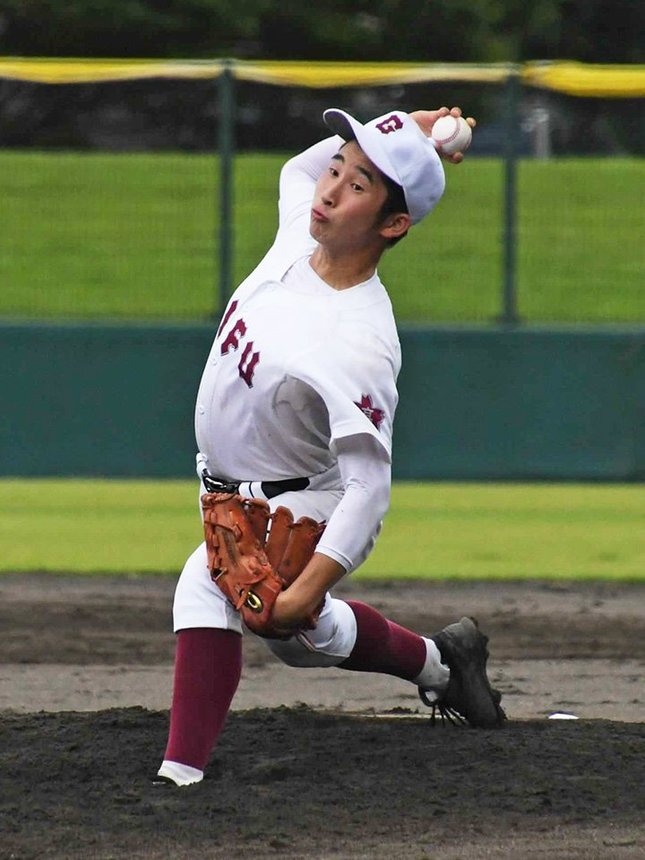 岐阜×関商工＝９回６安打１失点と好投した岐阜の篠田＝大野レインボー