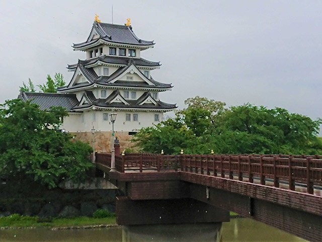 開館３０周年を迎えた墨俣一夜城＝大垣市墨俣町墨俣