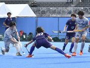 男子準々決勝・朝日大×明大＝第４クオーター、シュートを打つ朝日大の横山