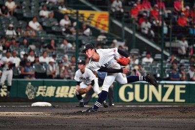 おかやま山陽×大垣日大＝力投する大垣日大のエース山田＝甲子園