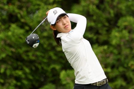 　米女子ゴルフのダウ選手権第１ラウンド、６番でティーショットを放つ馬場咲希＝２６日、ミシガン州ミッドランド（ゲッティ＝共同）