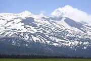 　北海道の十勝岳＝５月