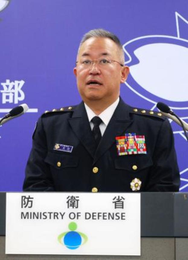 　記者会見する吉田圭秀統合幕僚長＝２９日午後、防衛省