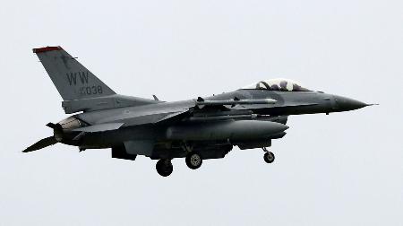 　米軍のＦ１６戦闘機