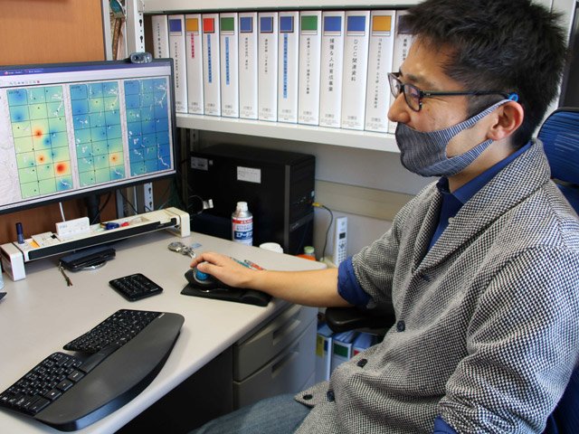 豚熱発生前後のイノシシの相対的な頭数を調査した池田敬特任准教授＝岐阜市柳戸、岐阜大